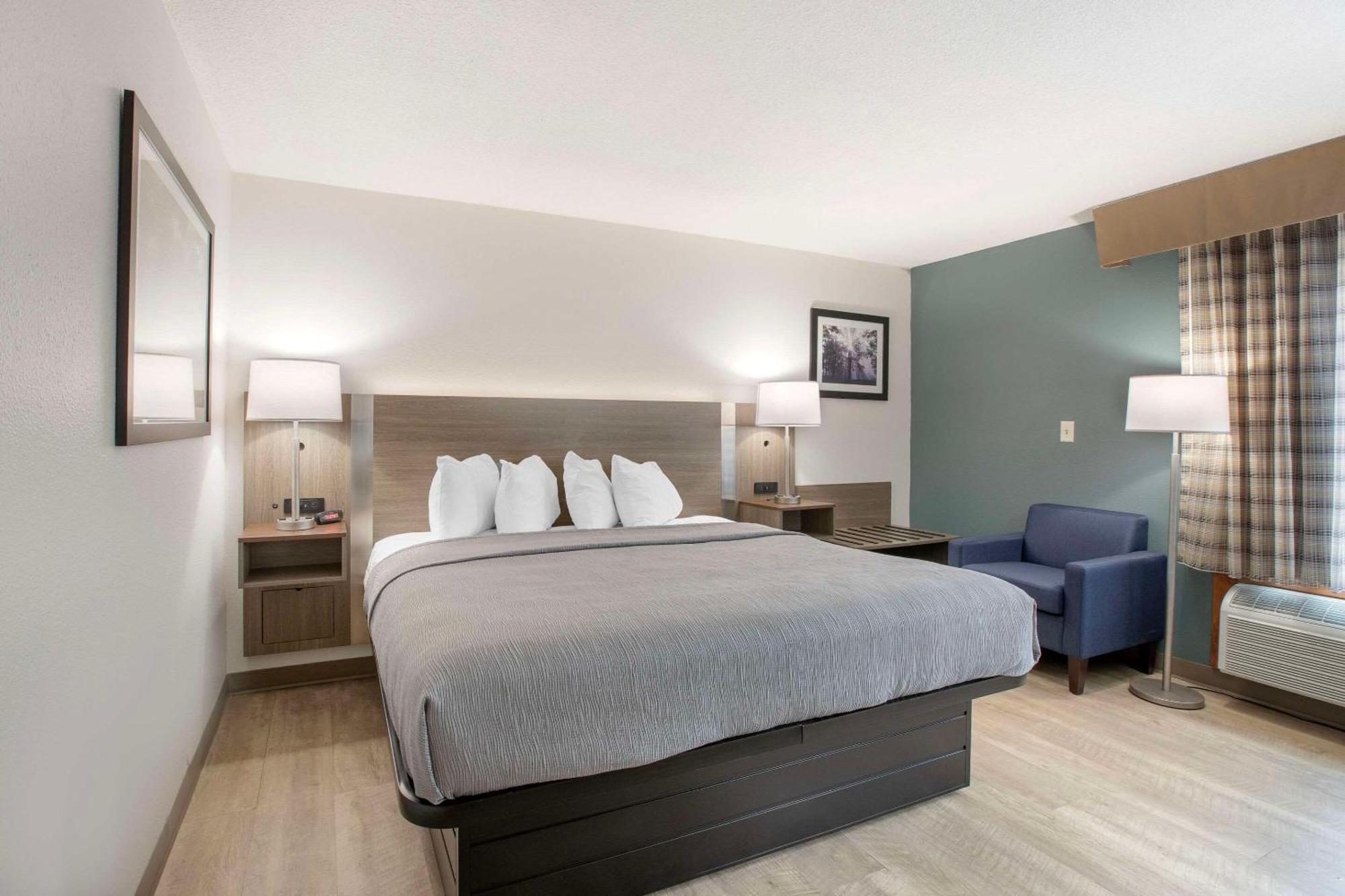 Quality Inn Newton At I-80 Eksteriør billede