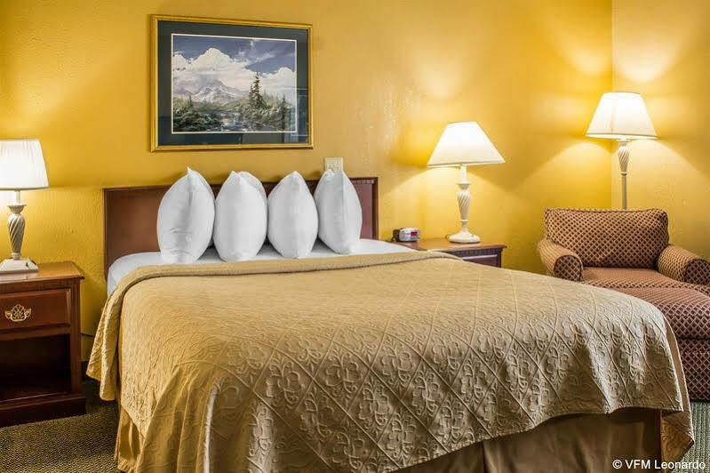 Quality Inn Newton At I-80 Eksteriør billede